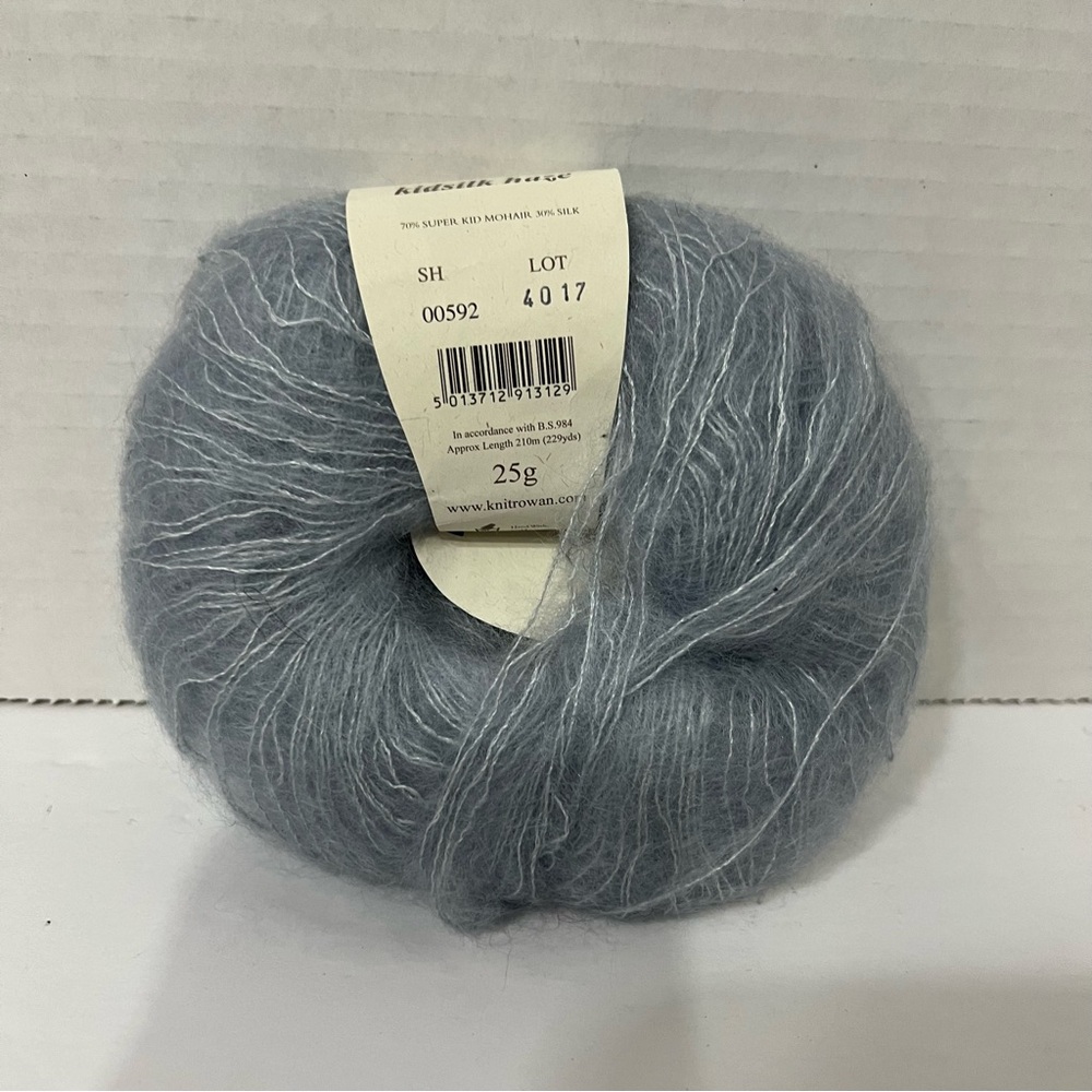 Rowan Kidsilk Haze Silk 00592 Lot 4017 Heavenly Blue Yarn